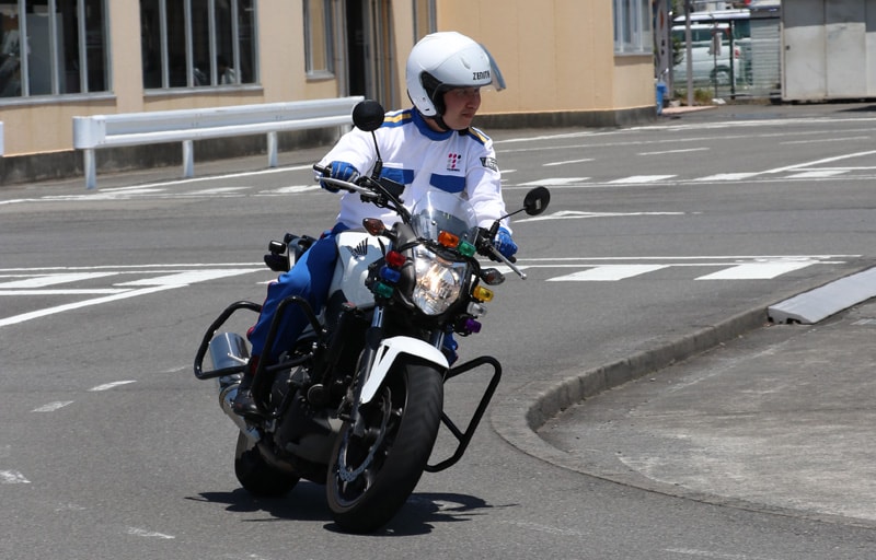 大型自動二輪車(乗車中)