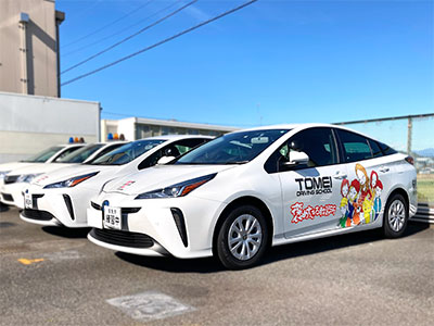 トヨタプリウス車の新車【写真2】