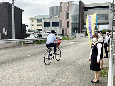 静清高等学校前『令和４年 夏の交通安全県民運動』交通安全活動1