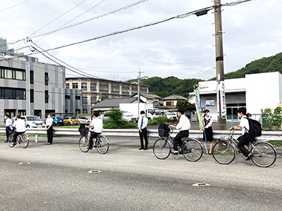 静清高等学校前『令和４年 夏の交通安全県民運動』交通安全活動3