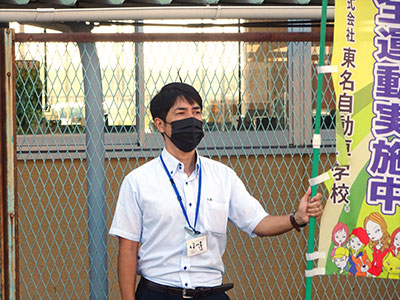 東名自動車学校前にて『秋の全国交通安全運動』の交通安全活動を実施1