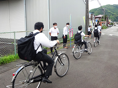 静清高等学校前にて『夏の交通安全県民運動』1