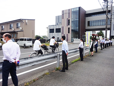 静清高等学校前にて『夏の交通安全県民運動』2