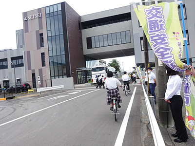 静清高等学校前にて『夏の交通安全県民運動』4