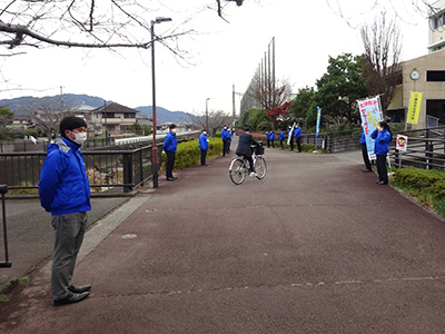 藤枝西高等学校の裏門前