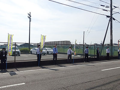 東名自動車学校前の公道