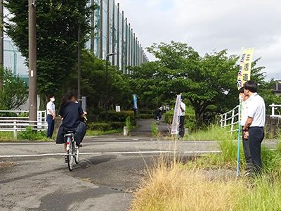 藤枝西高等学校前の通学路
