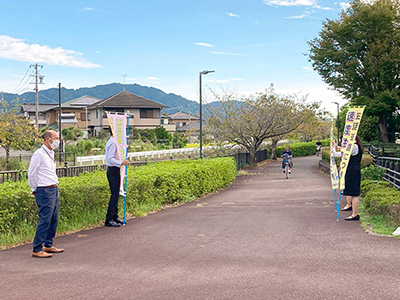 藤枝西高等学校舎前の通学路