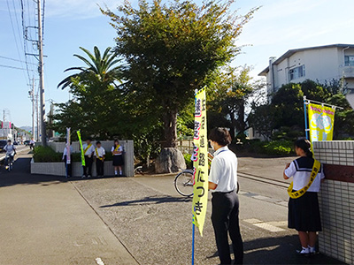 藤枝北高等学校舎前の通学路