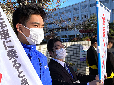 藤枝北高等学校校舎門前